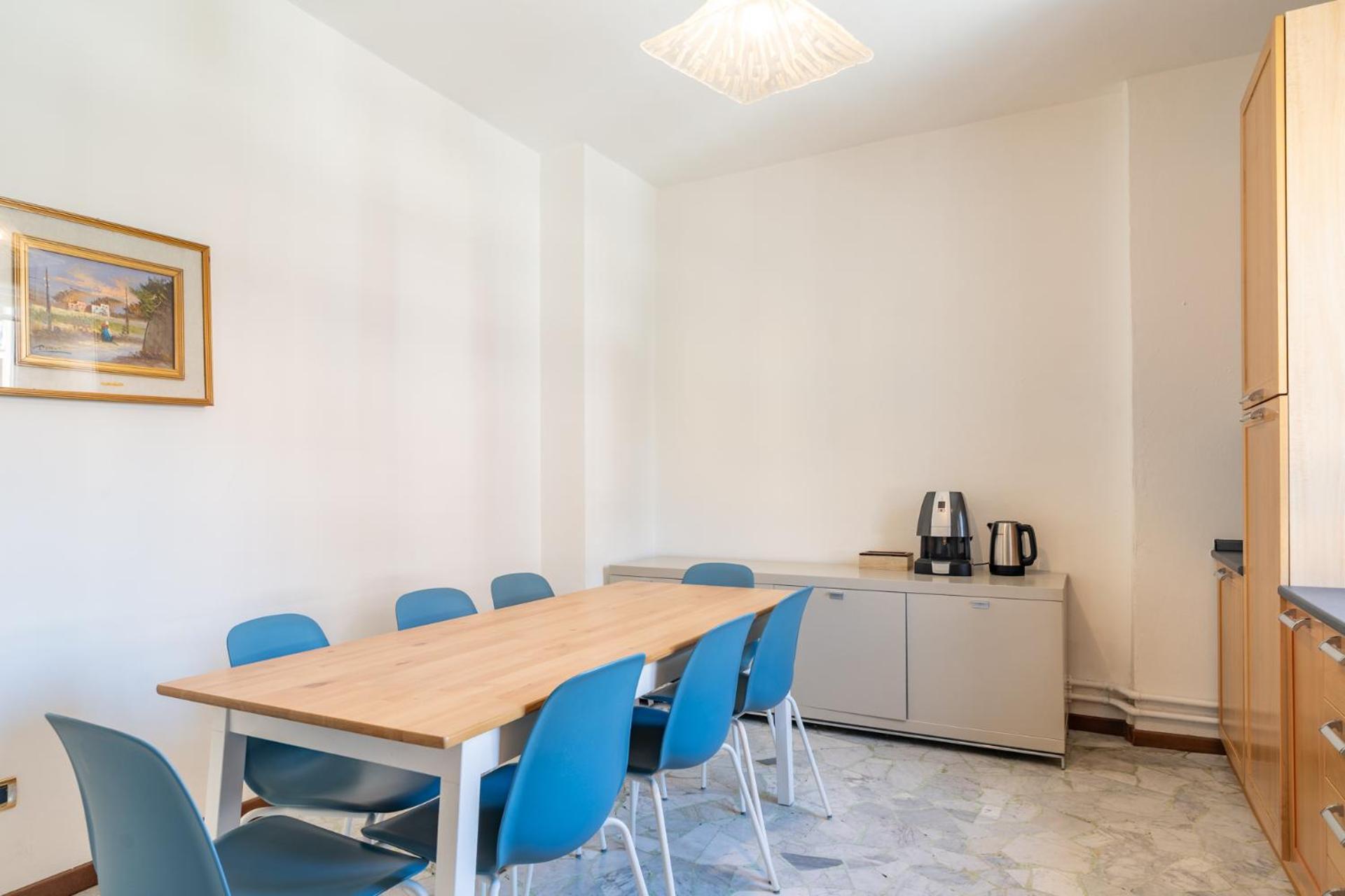 Spacious Apartment With Panoramic Views In Lecco Bagian luar foto