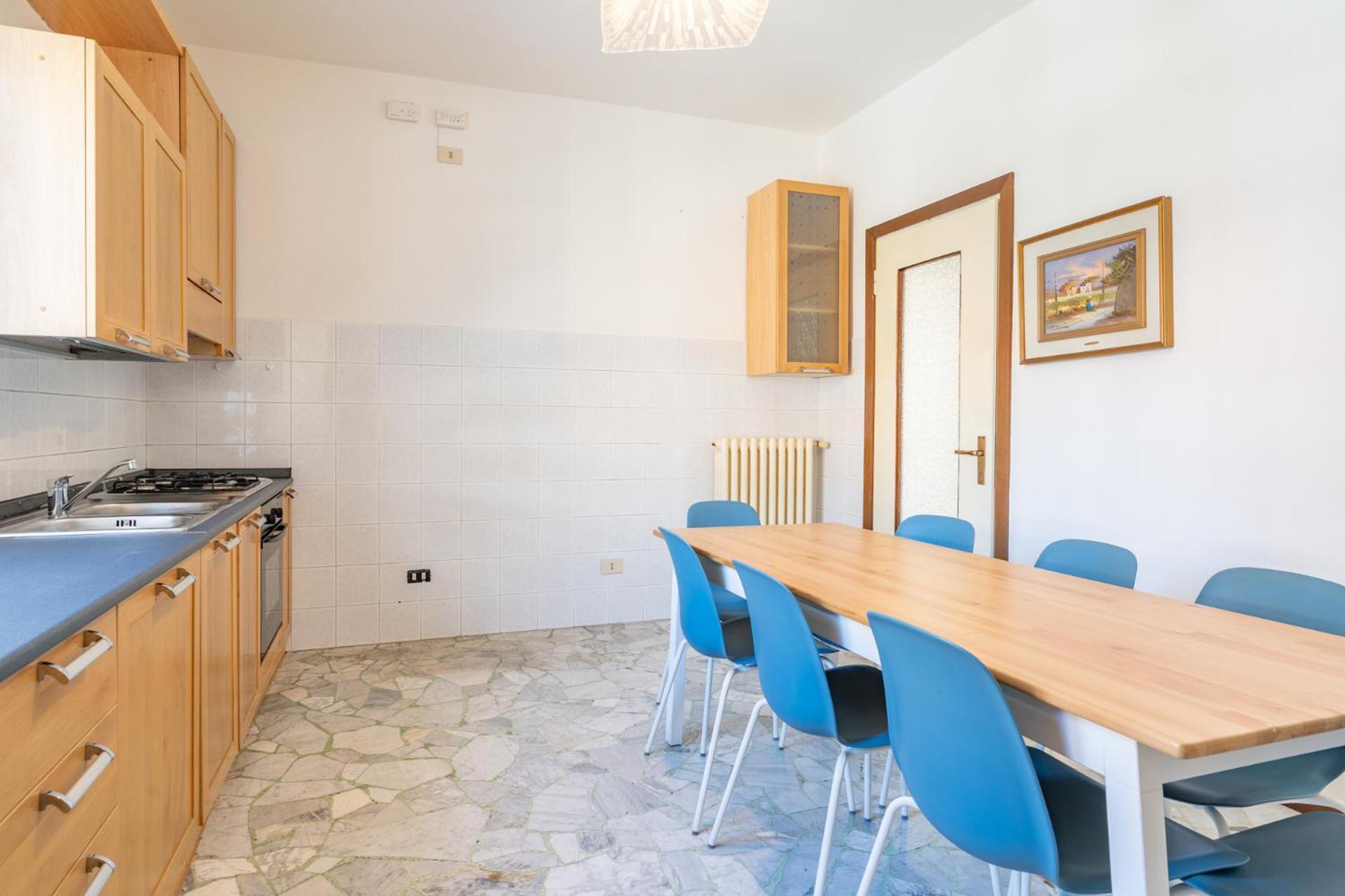 Spacious Apartment With Panoramic Views In Lecco Bagian luar foto